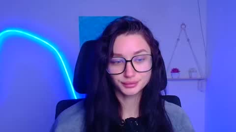Snapshot of tayavibe chatting on 01/14/26, 06:52 Taya online show from 01/14/26, 06:52