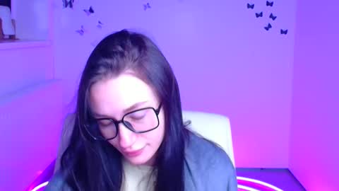 Snapshot of tayavibe chatting on 01/19/26, 06:17 Taya online show from 01/19/26, 06:17