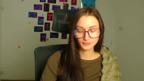 Snapshot of tayavibe chatting on 02/04/26, 06:52 Taya online show from 02/04/26, 06:52