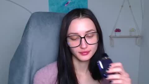 Snapshot of tayavibe chatting on 02/05/26, 06:51 Taya online show from 02/05/26, 06:51