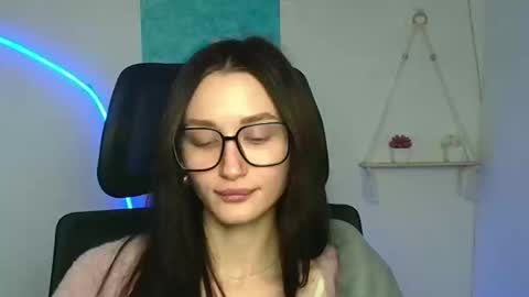 Snapshot of tayavibe chatting on 02/13/26, 07:26 Taya online show from 02/13/26, 07:26