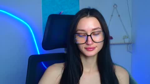 Snapshot of tayavibe chatting on 02/16/26, 06:31 Taya online show from 02/16/26, 06:31