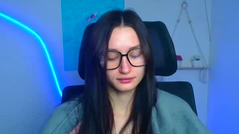 Snapshot of tayavibe chatting on 02/17/26, 06:43 Taya online show from 02/17/26, 06:43