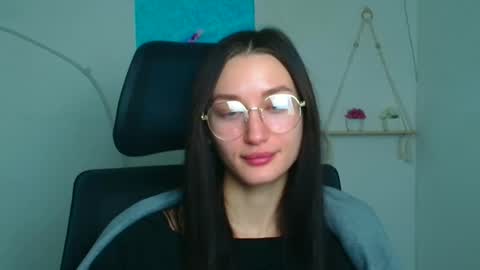 Snapshot of tayavibe chatting on 02/19/26, 06:42 Taya online show from 02/19/26, 06:42