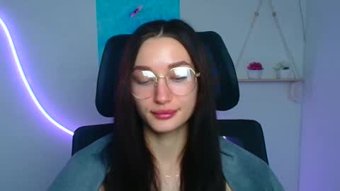 Snapshot of tayavibe chatting on 02/23/26, 06:44 Taya online show from 02/23/26, 06:44