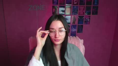 Snapshot of tayavibe chatting on 02/24/26, 06:11 Taya online show from 02/24/26, 06:11