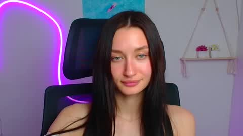 Snapshot of tayavibe chatting on 04/10/26, 06:56 Taya online show from 04/10/26, 06:56
