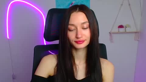 Snapshot of tayavibe chatting on 04/15/26, 05:47 Taya online show from 04/15/26, 05:47
