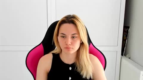 Snapshot of tayla_shy chatting on 05/24/26, 07:13 Tay online show from 05/24/26, 07:13