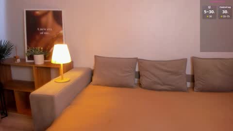 Snapshot of taylaa_luxe chatting on 10/21/25, 06:36 Taylalalala online show from 10/21/25, 06:36