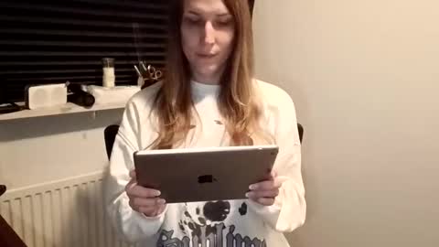 taylafox online show from 11/02/25, 07:27