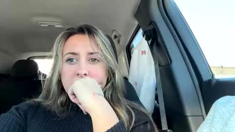 Snapshot of tayleary chatting on 12/16/25, 07:08 Taylor online show from 12/16/25, 07:08