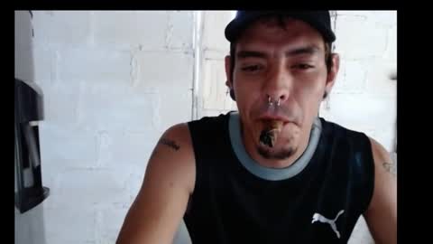 Snapshot of tayler_punk chatting on 12/01/24, 04:29 tayler punk online show from 12/01/24, 04:29