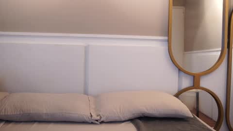 Teylor  Kim online show from 10/23/25, 06:28