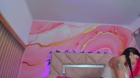 Snapshot of taylor__cooper_ chatting on 01/12/26, 06:46 Sarah online show from 01/12/26, 06:46