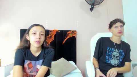 Snapshot of taylor_and_exidt chatting on 10/20/25, 12:49 taylor and exidt online show from 10/20/25, 12:49