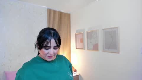 Snapshot of taylor_bennet chatting on 11/04/25, 12:15 Taylor Bennet online show from 11/04/25, 12:15