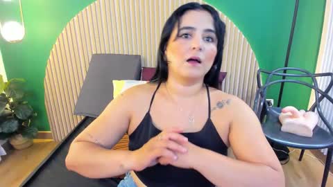 Snapshot of taylor_bennet chatting on 11/15/25, 11:43 Taylor Bennet online show from 11/15/25, 11:43