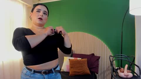 Snapshot of taylor_bennet chatting on 11/16/25, 12:22 Taylor Bennet online show from 11/16/25, 12:22