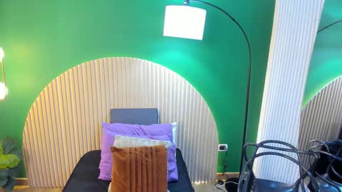 Snapshot of taylor_bennet chatting on 11/24/25, 11:21 Taylor Bennet online show from 11/24/25, 11:21