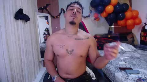 Snapshot of taylor_collins_2 chatting on 10/25/25, 12:56 taylor_collins_2 online show from 10/25/25, 12:56