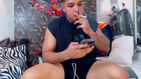 Snapshot of taylor_collins_2 chatting on 10/31/25, 11:17 taylor_collins_2 online show from 10/31/25, 11:17