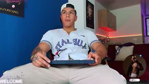 Snapshot of taylor_johnn chatting on 11/01/25, 09:06 Penagos zz online show from 11/01/25, 09:06