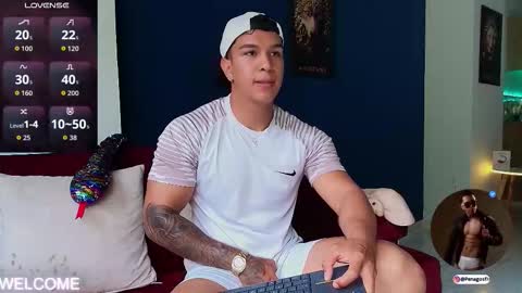 Snapshot of taylor_johnn chatting on 11/14/25, 02:16 Penagos zz online show from 11/14/25, 02:16