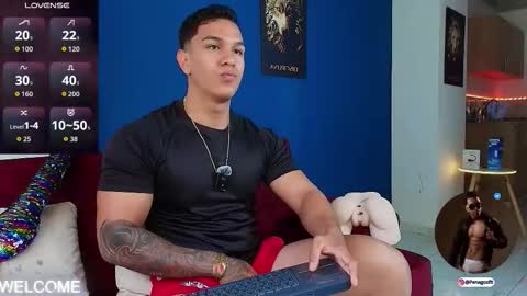 Snapshot of taylor_johnn chatting on 11/21/25, 02:38 Penagos zz online show from 11/21/25, 02:38