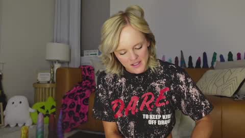 Snapshot of taylor_love_303 chatting on 10/29/25, 10:17 Taylor -- online show from 10/29/25, 10:17