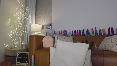 Taylor --  online show from 06/27/26, 10:09