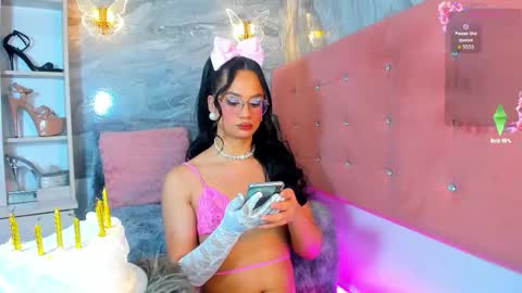 Snapshot of taylor_sanz chatting on 12/04/25, 10:57 Taylor Sanz online show from 12/04/25, 10:57