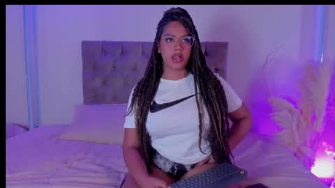 Taylor  online show from 10/19/25, 04:57