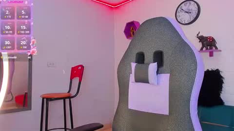 Taylor online show from 10/11/25, 08:18