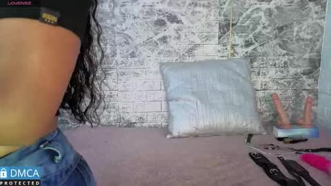 Tay online show from 11/10/25, 03:05