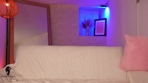 Snapshot of taylormich1 chatting on 10/01/25, 06:47 taylormichell online show from 10/01/25, 06:47