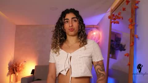 Snapshot of taylormich1 chatting on 10/27/25, 10:25 taylormichell online show from 10/27/25, 10:25