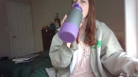 Snapshot of taylorslay chatting on 12/13/25, 07:53 taylorslay online show from 12/13/25, 07:53