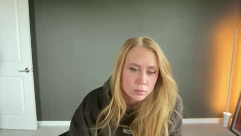 Snapshot of taylorxxxrae chatting on 02/10/26, 12:26 Taylor Rae online show from 02/10/26, 12:26
