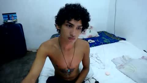 Snapshot of tayronx33 chatting on 12/08/24, 04:04 Tayron online show from 12/08/24, 04:04