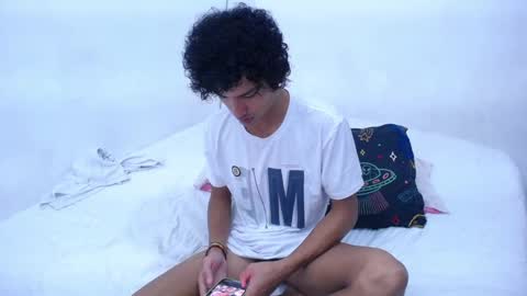 Snapshot of tayronx33 chatting on 12/23/24, 03:55 Tayron online show from 12/23/24, 03:55