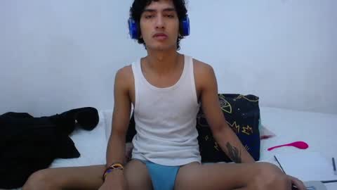 Snapshot of tayronx33 chatting on 12/27/24, 06:31 Tayron online show from 12/27/24, 06:31