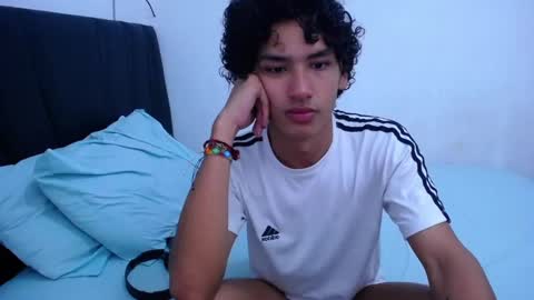 Snapshot of tayronx33 chatting on 01/29/25, 04:52 Tayron online show from 01/29/25, 04:52