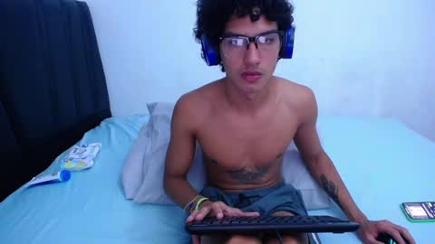 Snapshot of tayronx33 chatting on 02/09/25, 06:16 Tayron online show from 02/09/25, 06:16