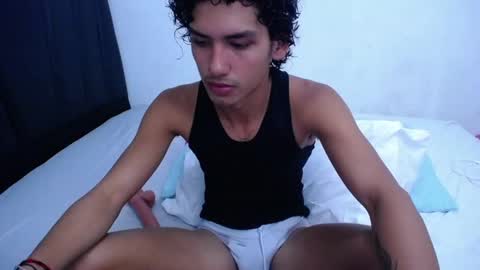 Snapshot of tayronx33 chatting on 03/01/25, 12:28 Tayron online show from 03/01/25, 12:28