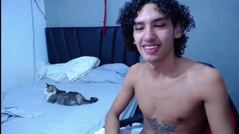 Snapshot of tayronx33 chatting on 09/19/25, 06:52 Tayron online show from 09/19/25, 06:52