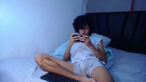 Snapshot of tayronx33 chatting on 01/19/26, 03:27 Tayron online show from 01/19/26, 03:27