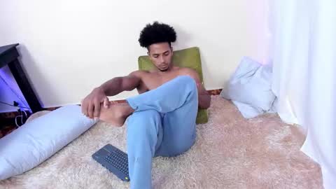 Snapshot of taysonysasha chatting on 09/21/25, 09:38 ask for cum online show from 09/21/25, 09:38