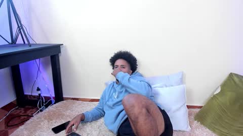 Snapshot of taysonysasha chatting on 09/30/25, 10:04 ask for cum online show from 09/30/25, 10:04