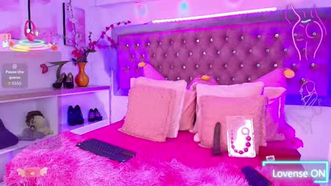 Sofia online show from 10/04/25, 02:26